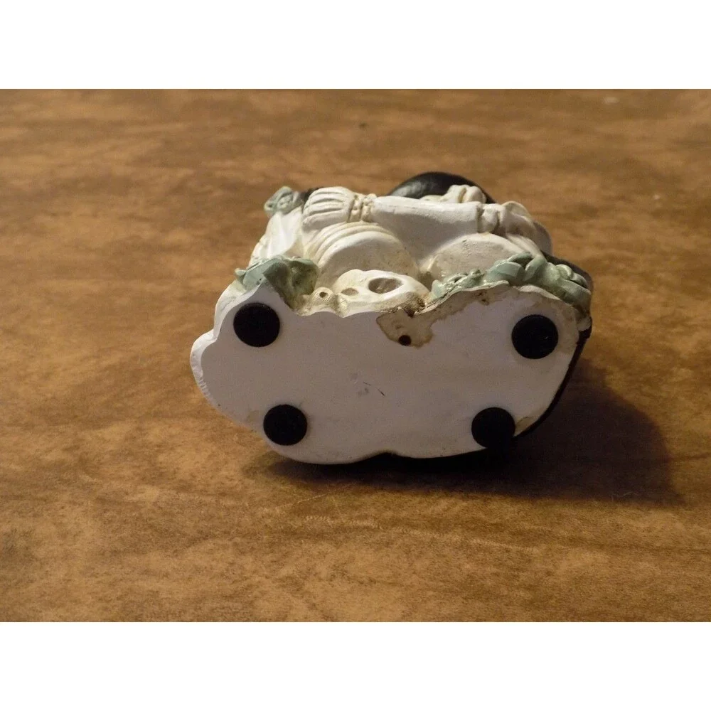 Painted Ceramic Skeleton Bride & Groom Day  Of The Dead Halloween Knick Knack